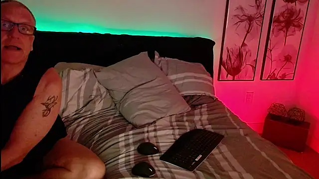 BlameItOnJunior stripchat live cam model