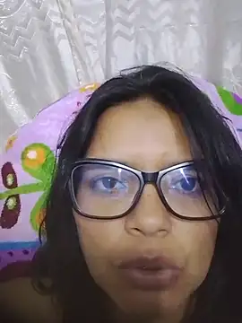 selena_foxy stripchat live cam model