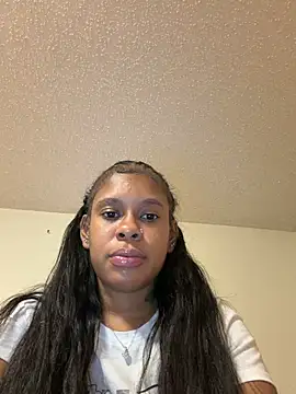 veraredd stripchat live cam model