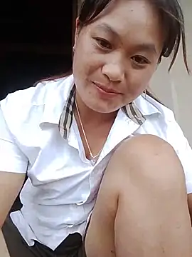 Lan-oanh stripchat live cam model