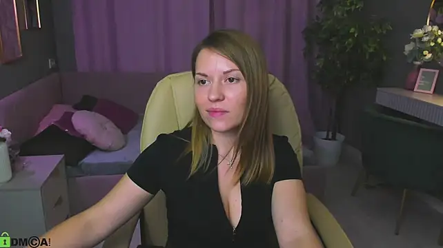 Kira_Miragee stripchat live cam model