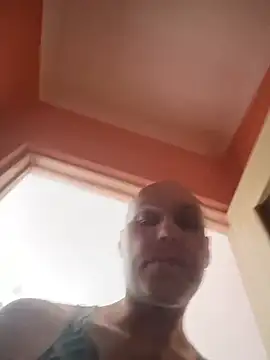 Holes_Fucker stripchat live cam model