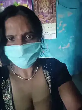 AadikiAunty stripchat live cam model