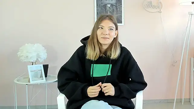 MarcelinaRedfern stripchat live cam model