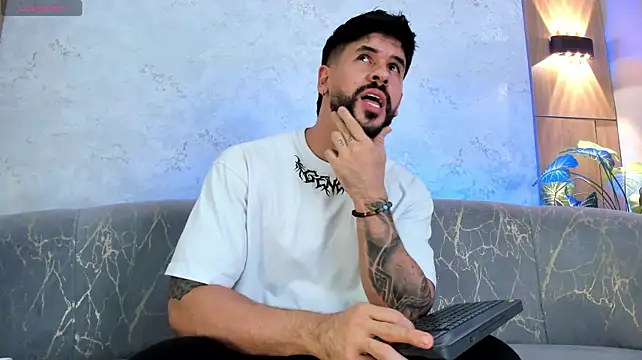 Petesevans stripchat live cam model