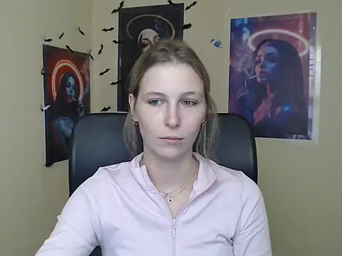 StrangerGi stripchat live cam model