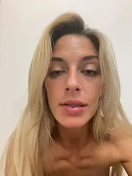 Bellalolahot stripchat live cam model