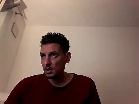 ARTANIS20 stripchat live cam model