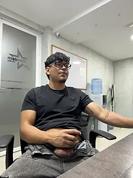 alekzamo stripchat live cam model