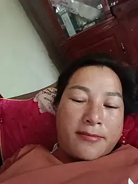 Yuzi-i stripchat live cam model