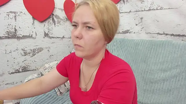 Dear_hollyy stripchat live cam model