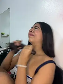 cherry_skinnyy_ stripchat live cam model