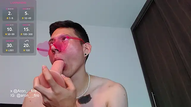 aron__fire stripchat live cam model