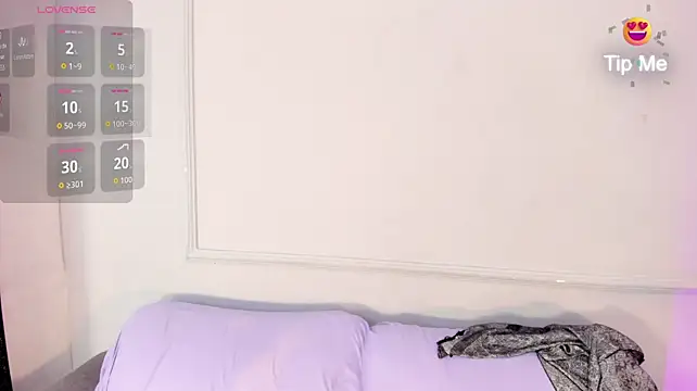 Corinabaker stripchat live cam model