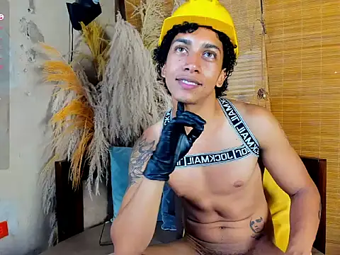 EnriqueBrookl stripchat live cam model