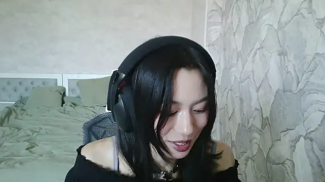 JacklynGingrich stripchat live cam model