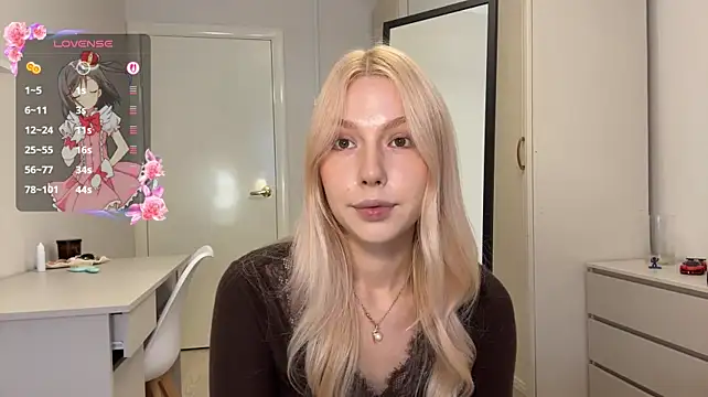 PlatinumLuxe stripchat live cam model