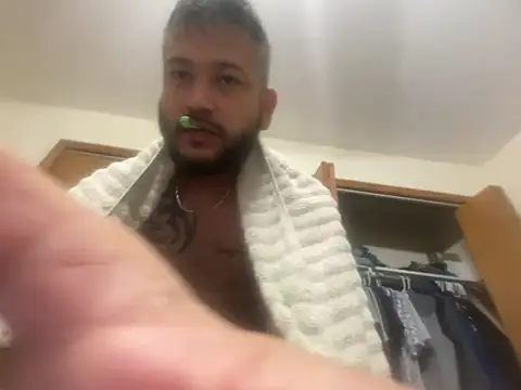 HungBull77 stripchat live cam model