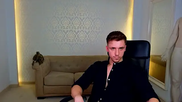 KellenWest stripchat live cam model