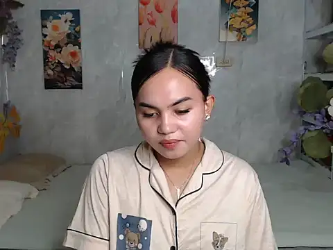 ur_asiankat stripchat live cam model