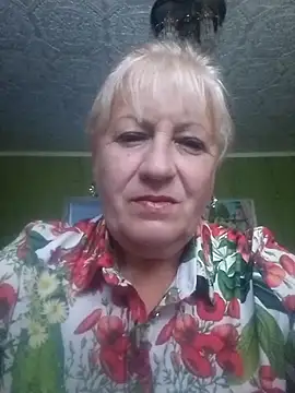 EmmaSwan555 stripchat live cam model
