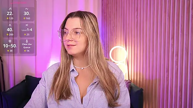 LucreciaStorm stripchat live cam model