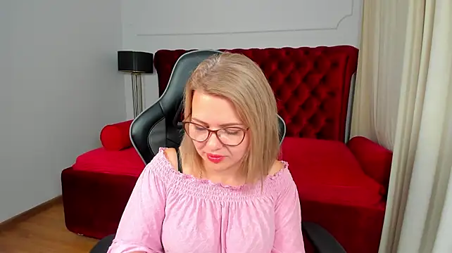 AdeleRavelle stripchat live cam model