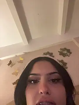 bratystar stripchat live cam model