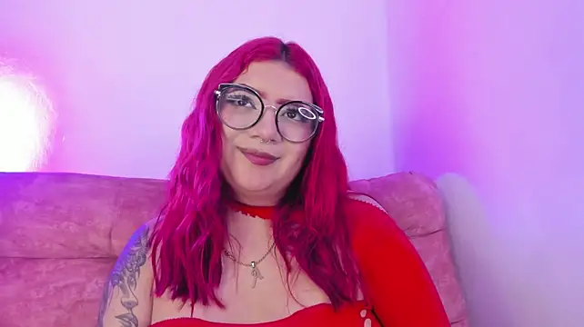 MelannyCurvy stripchat live cam model