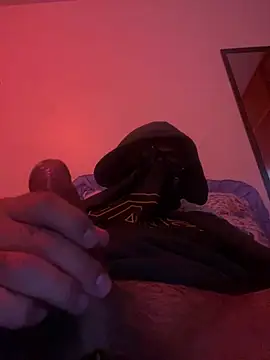 Luisrovers18 stripchat live cam model