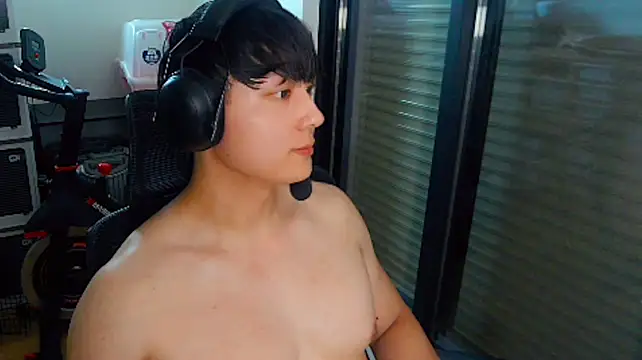 Tkcqcc stripchat live cam model