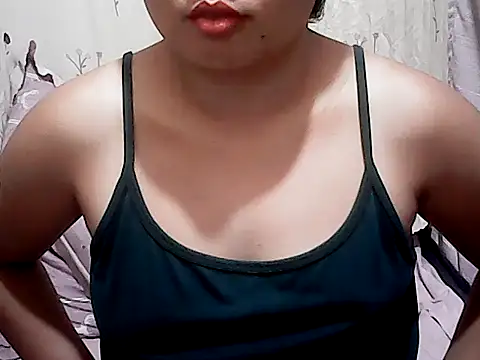 MahusaynaPiinay stripchat live cam model