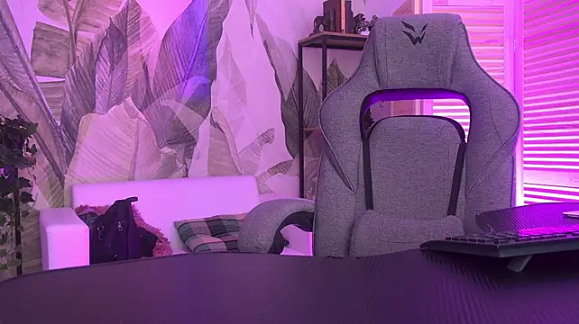 DamnWitchh stripchat live cam model