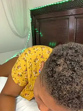 madelltheebony stripchat live cam model