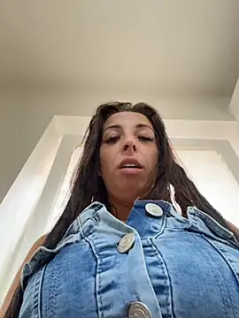 Almmaxxxx stripchat live cam model