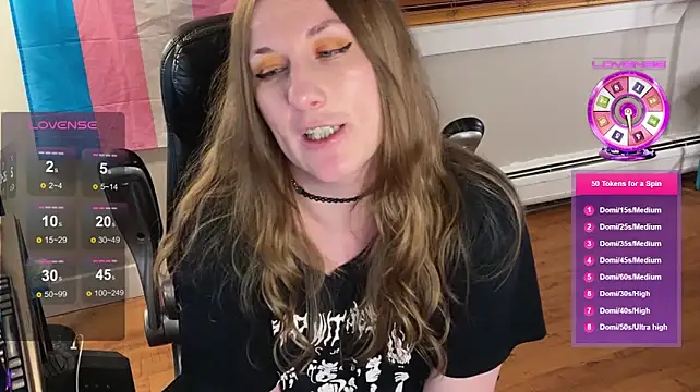 luluvaladon stripchat live cam model