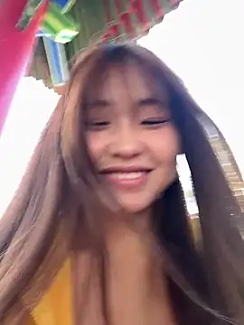 77momomo stripchat live cam model