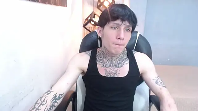 Cry_thereal stripchat live cam model
