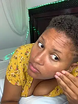 madelltheebony stripchat live cam model