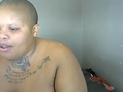 Taraj_thee_thick stripchat live cam model
