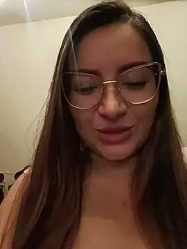 LunaDiaz999 stripchat live cam model