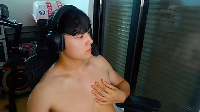 Tkcqcc stripchat live cam model