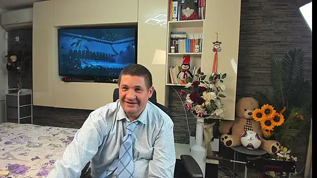 SpartacusDaddy48 stripchat live cam model
