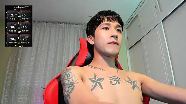 tom_Howard stripchat live cam model