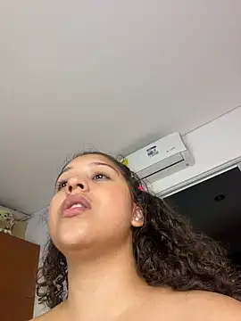 Shara_dreams stripchat live cam model