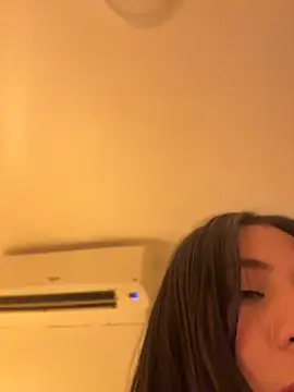 vellaah stripchat live cam model