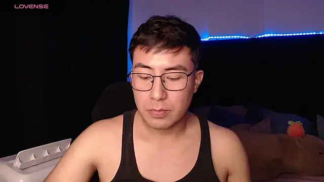 andrewmhilton_ stripchat live cam model