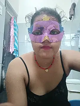 Kdamini stripchat live cam model