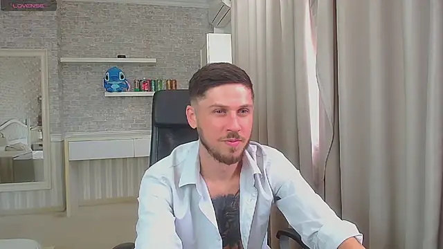 JonahShaw stripchat live cam model