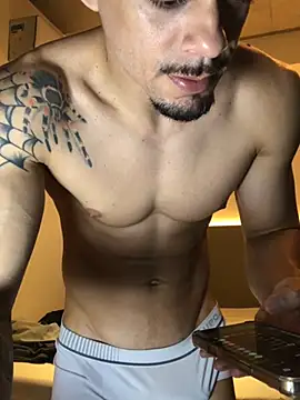 dot_21cm_ stripchat live cam model